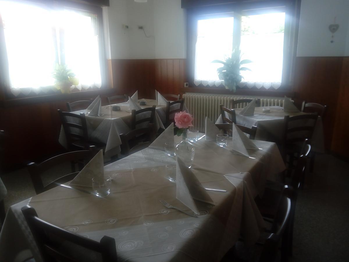 Albergo Alla Pineta Villa Santina 外观 照片