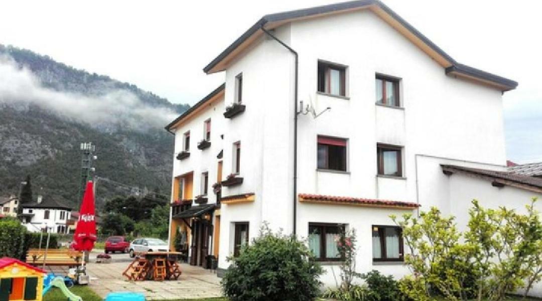 Albergo Alla Pineta Villa Santina 外观 照片